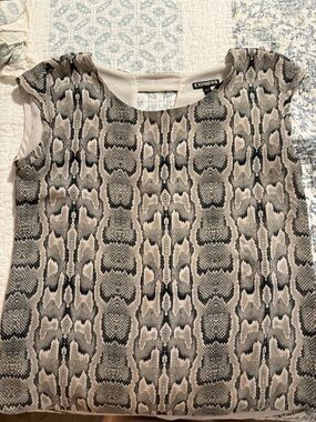 Express Snake-Print Cap-Sleeve Blouse in Beige and Black